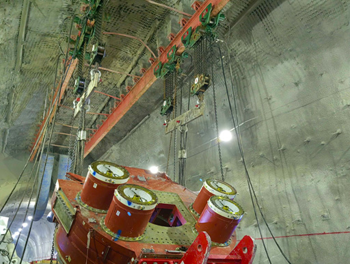 南京今明機(jī)械工程有限公司為中鐵山東李樓煤礦，定制4臺32t氣動葫蘆用于盾構(gòu)機(jī)組裝